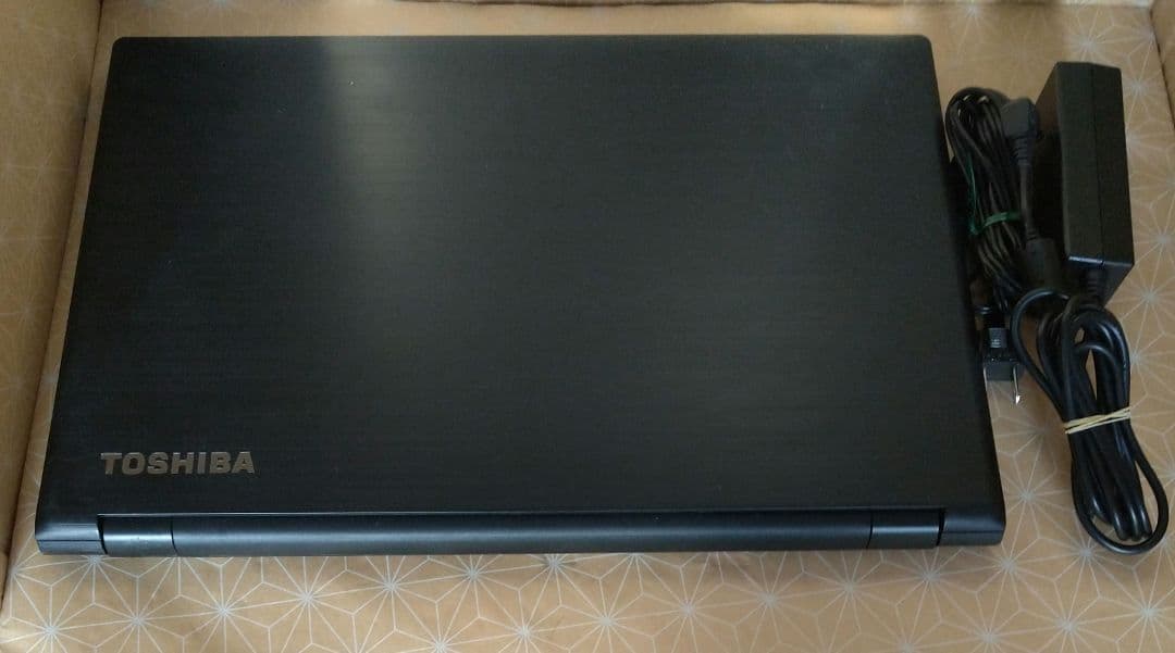 東芝スリムPC COREi5 6200 8GB SSD バッテリ良好！