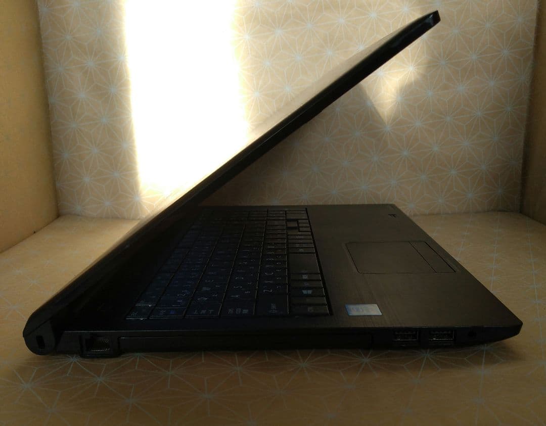 東芝スリムPC COREi5 6200 8GB SSD バッテリ良好！