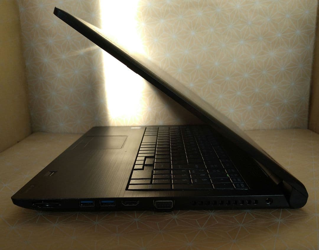 東芝スリムPC COREi5 6200 8GB SSD バッテリ良好！