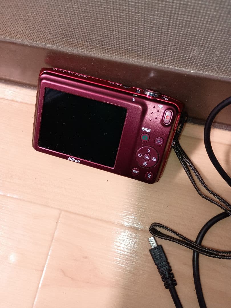 多少難ありNikon COOLPIX S3500 レッド