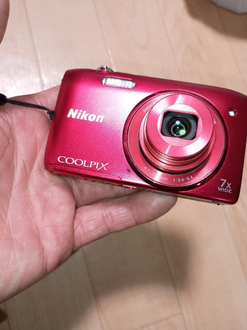 多少難ありNikon COOLPIX S3500 レッド