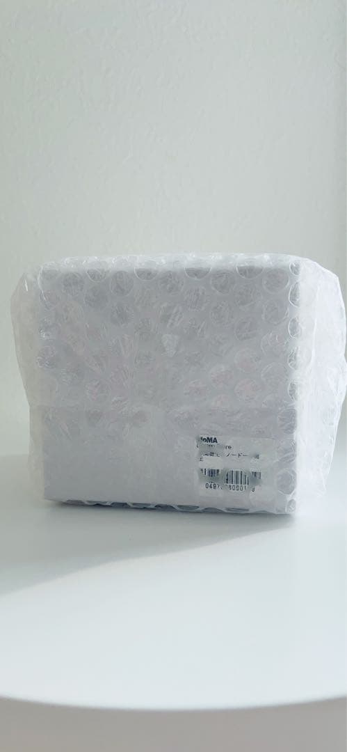 草間彌生　MOMA スノードーム