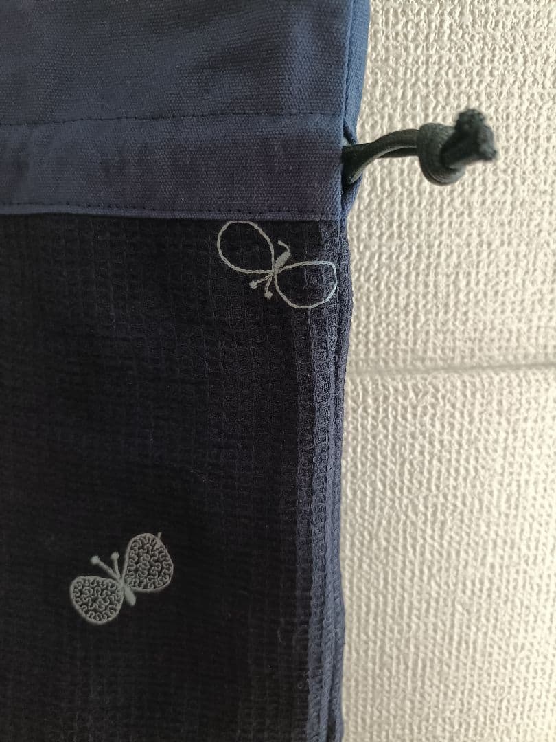 ハンドメイド 巾着ショルダーバッグ ミナペルホネン choucho使用 ネイビー