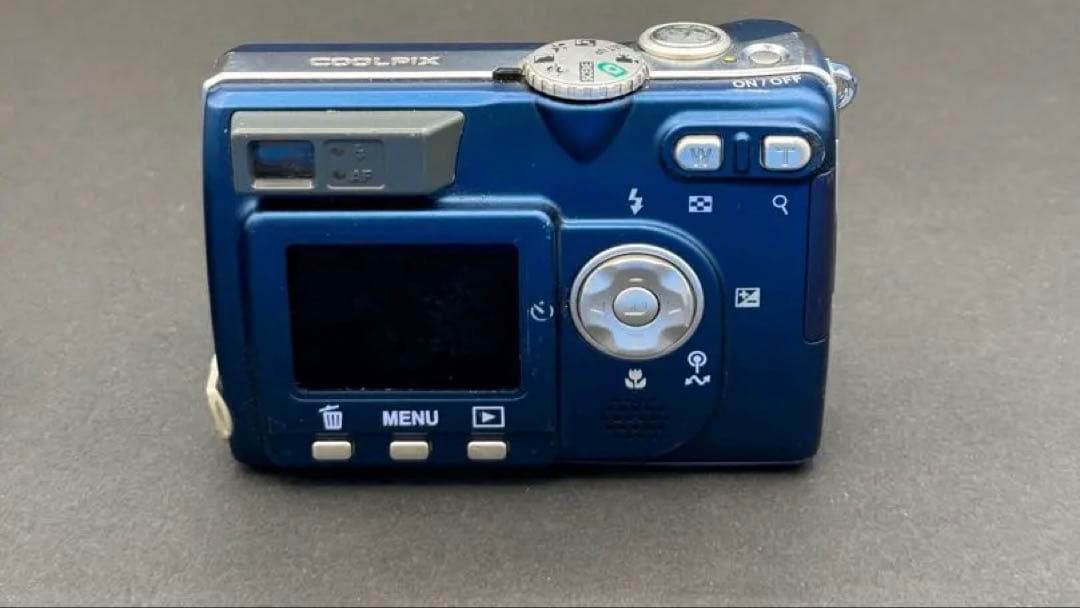 NIKON COOLPIX E5200 5200 プラチナブルー