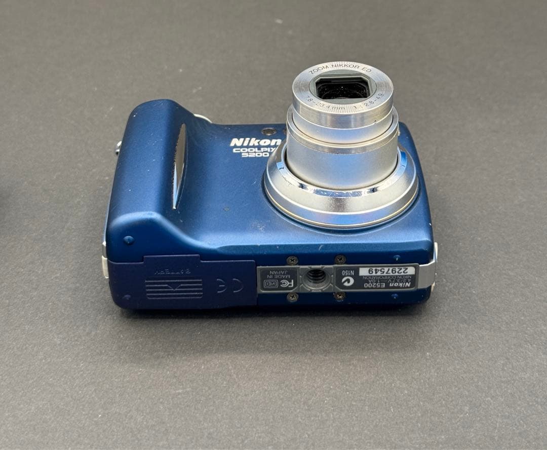 NIKON COOLPIX E5200 5200 プラチナブルー
