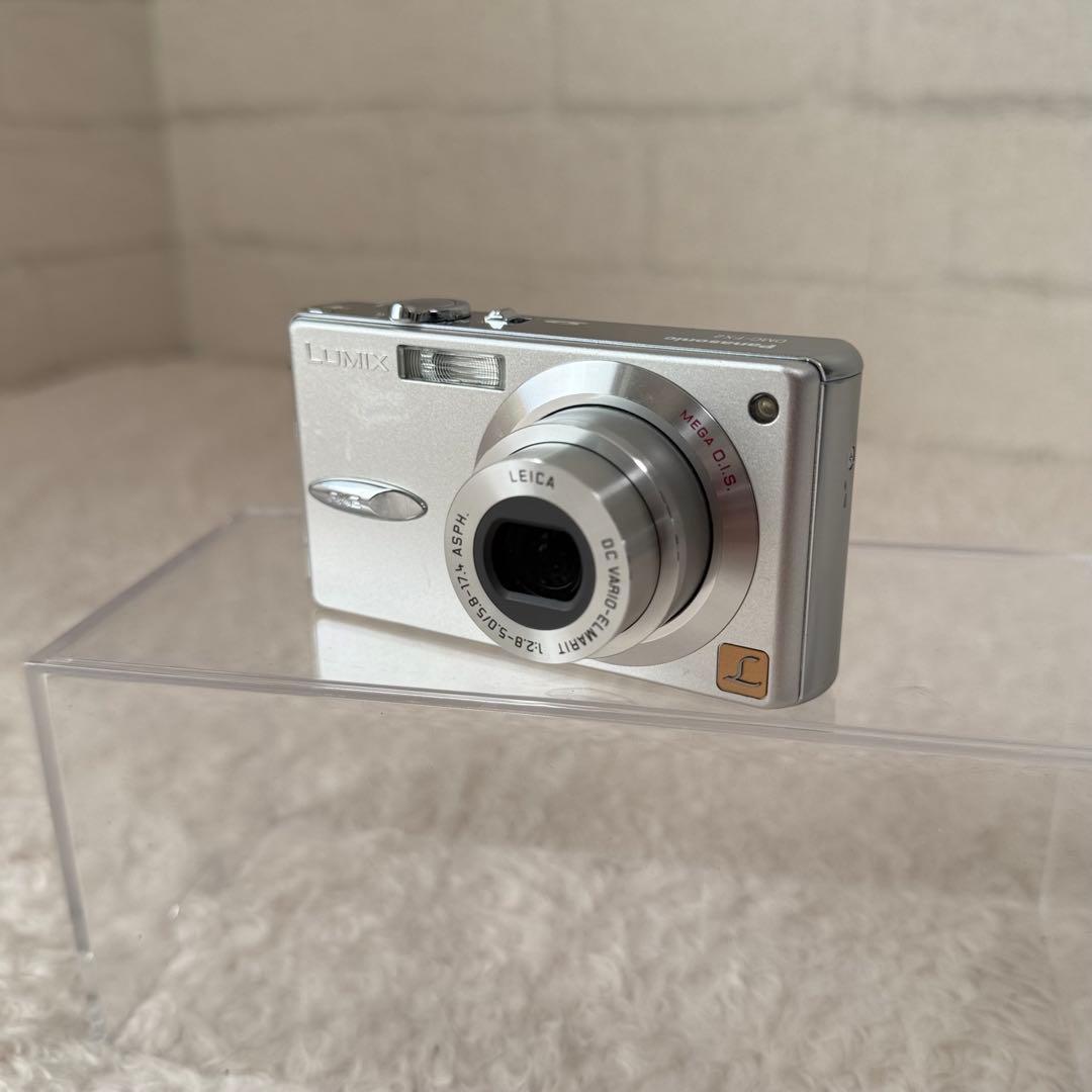 【良品】パナソニック DMC-FX2 シルバー 動作確認済み 付属品多数