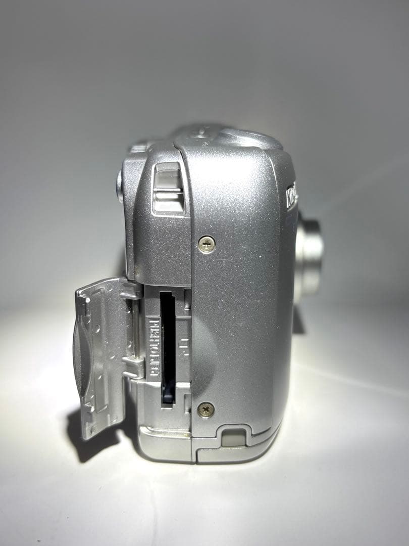 【完動品・値下げ】Nikon COOLPIX 2200 デジカメ