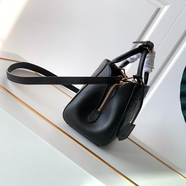 美品！モンテーニュBB　2wayハンドバッグ　レザー　ブラック