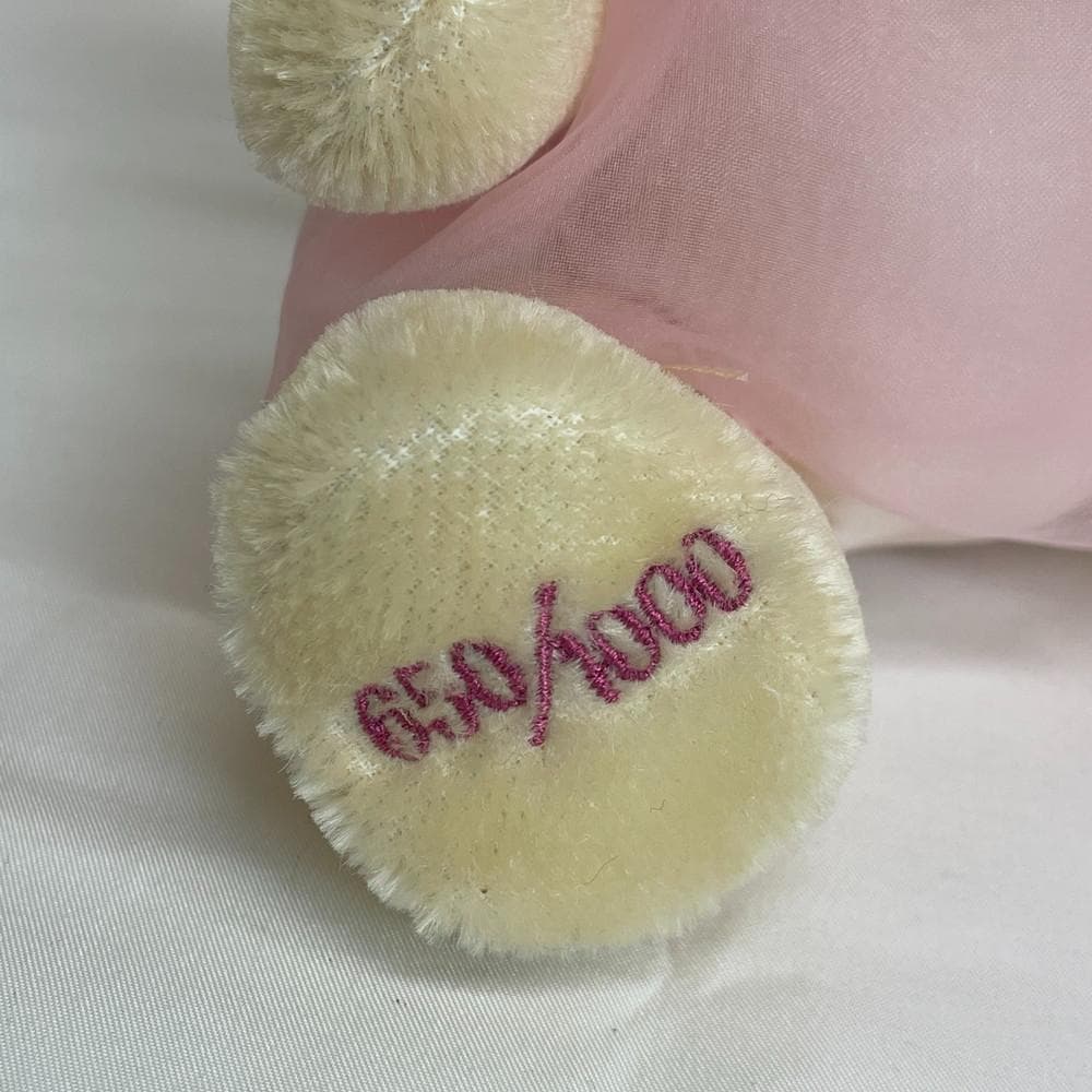 ◆サンリオ ハローキティ 25周年記念 モヘアドール 1000体限定 02042