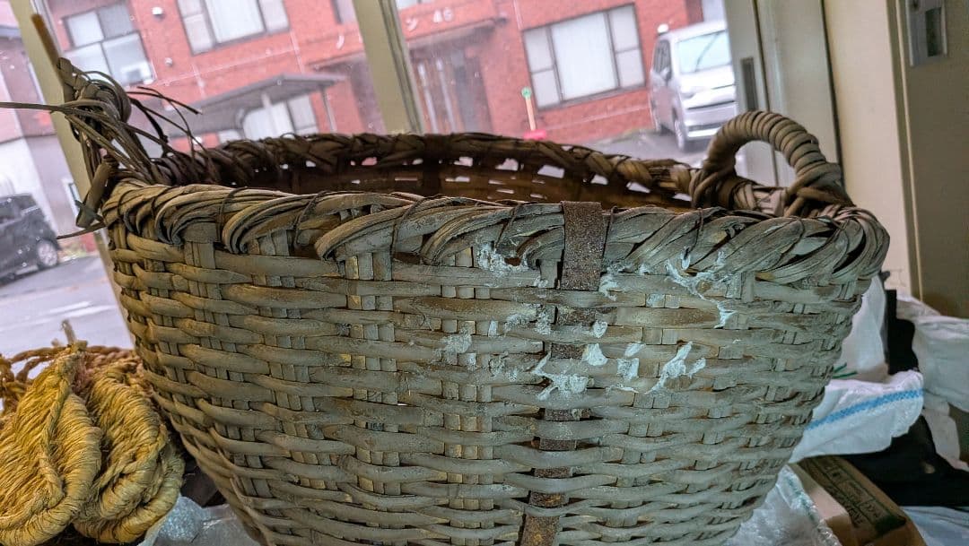 天然素材のハンドル付きバスケット昭和レトロ？大正？わらじ3足付