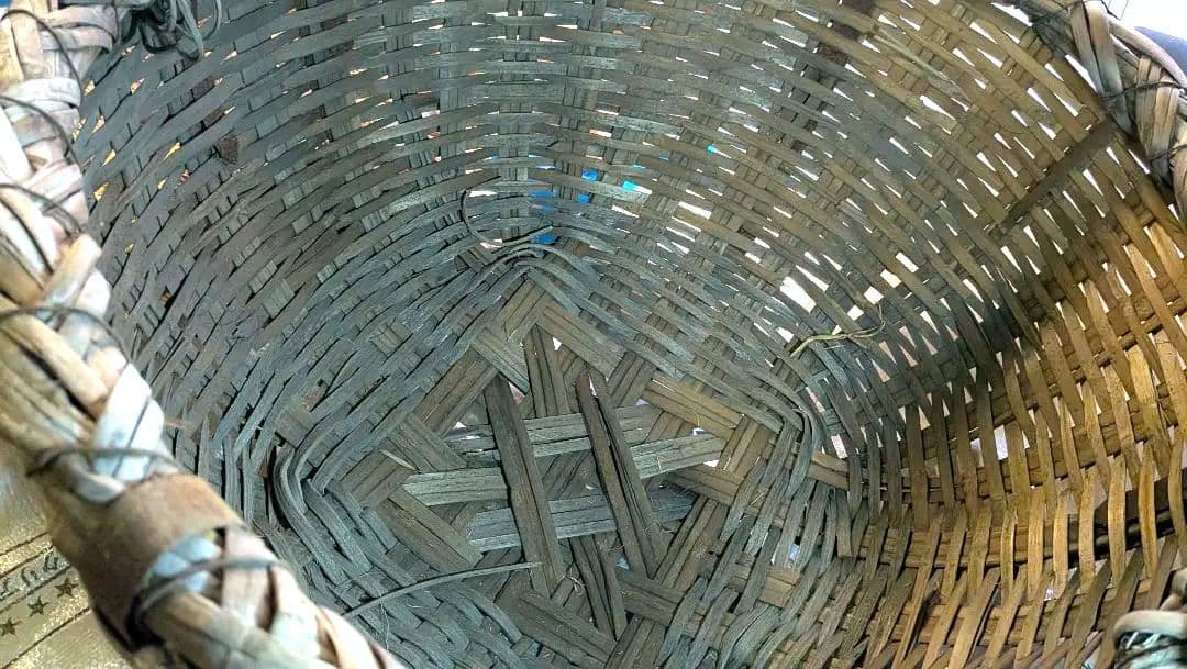 天然素材のハンドル付きバスケット昭和レトロ？大正？わらじ3足付