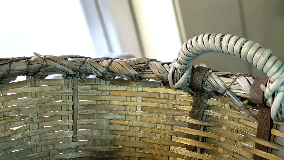 天然素材のハンドル付きバスケット昭和レトロ？大正？わらじ3足付