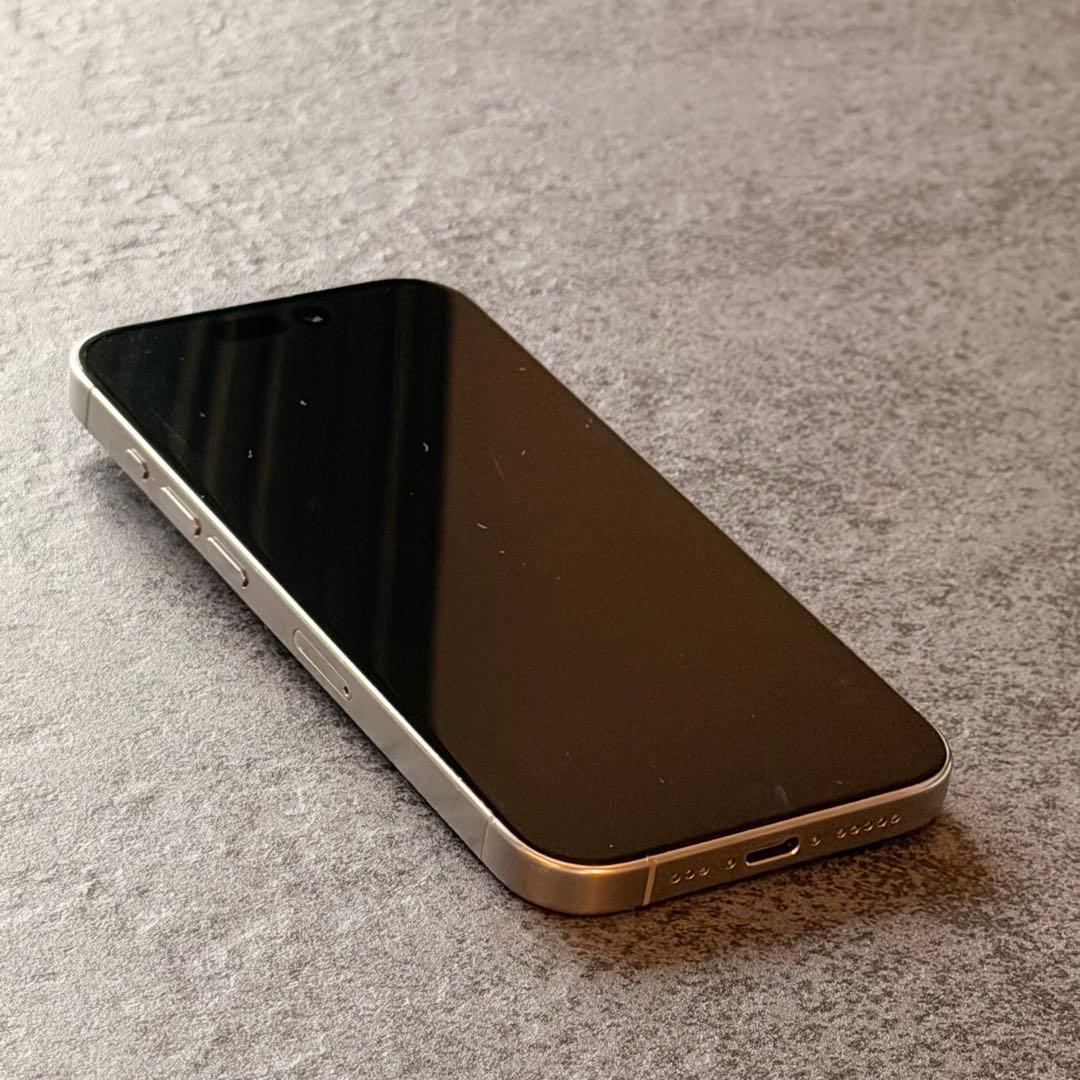 iPhone 15Pro 128GBナチュラルチタニウム｜画面割れなし・動作良好
