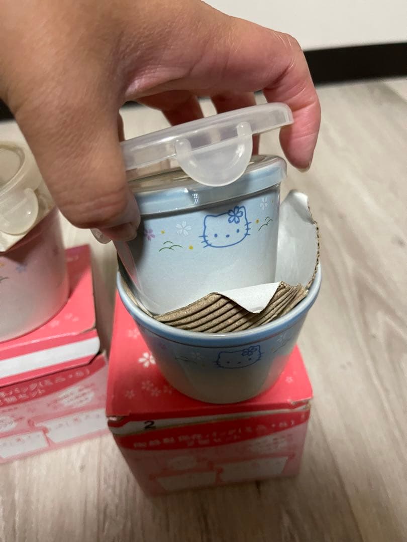 ハローキティ　ペア　陶器製保存パック　2個入り　4個セット