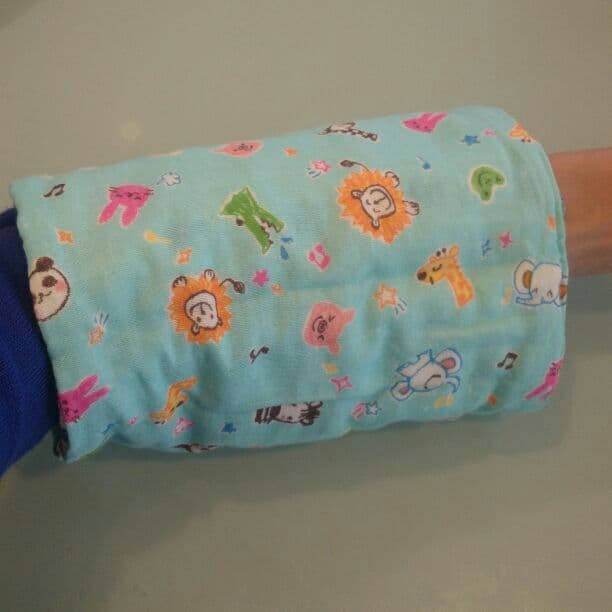 便利です♪ ８重 ガーゼ 授乳 タオル まくら ♪