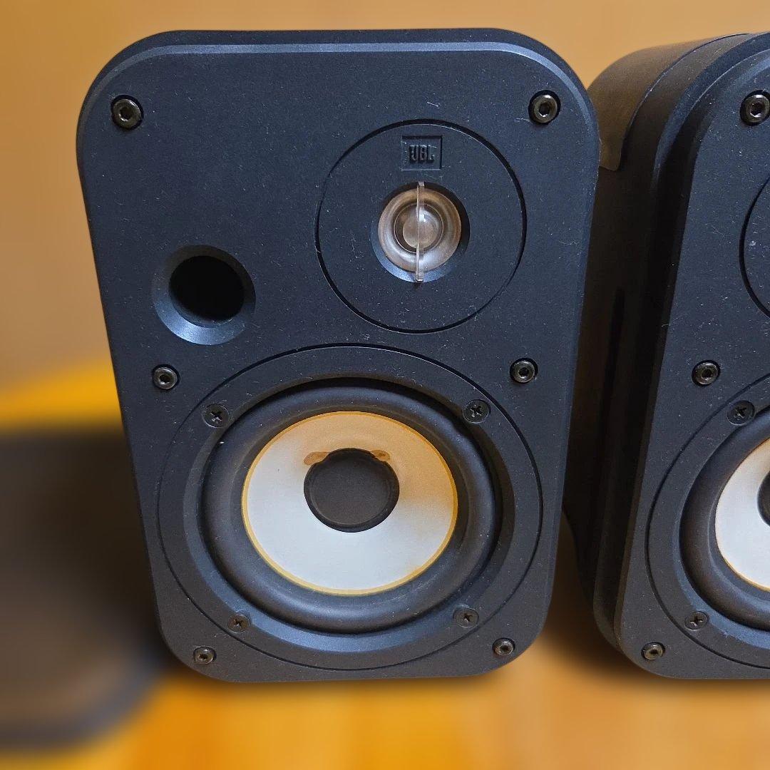 JBL Control 1 PLUS　スピーカー +MTC-201吊り金具付き