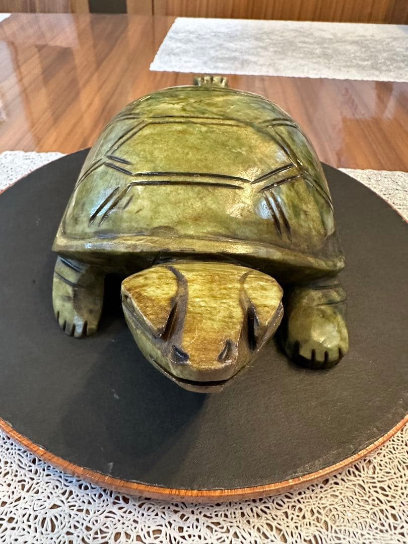 Z-456 天然玉石　古玉　大型　亀　老玉　河磨玉　置物　風水　縁起物　金運