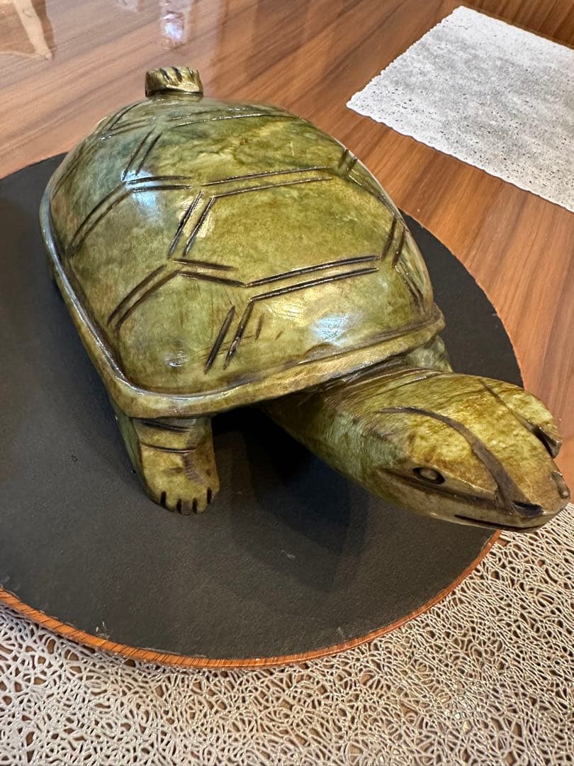 Z-456 天然玉石　古玉　大型　亀　老玉　河磨玉　置物　風水　縁起物　金運