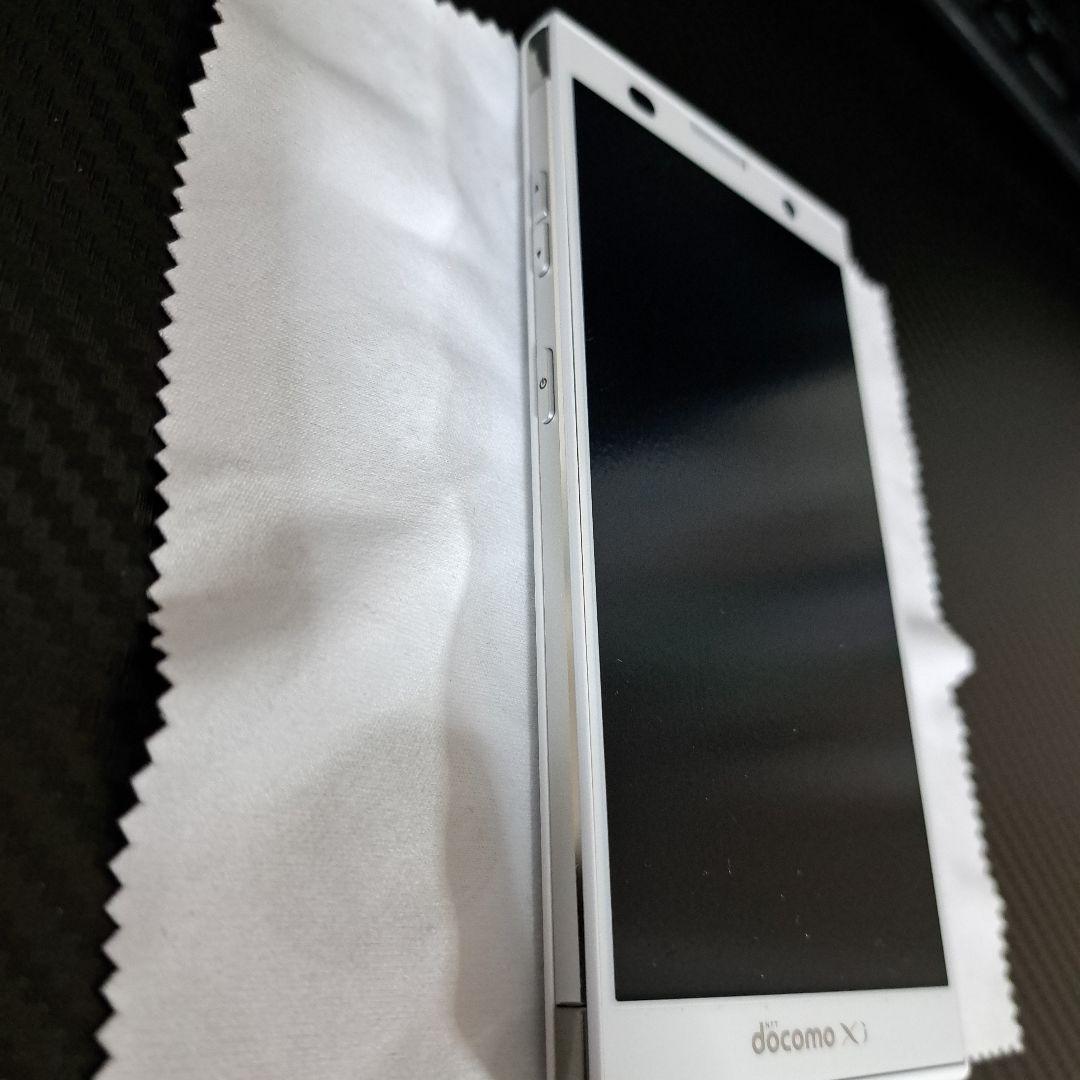 【外装交換済中古】F-06E　docomo スマートフォン本体+クレードル付き