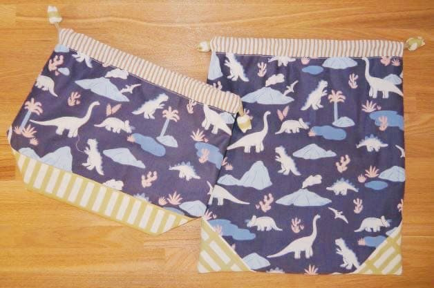⭐︎手縫いの名入れ刺繍入り⭐︎入園・入学グッズ４点セット　恐竜