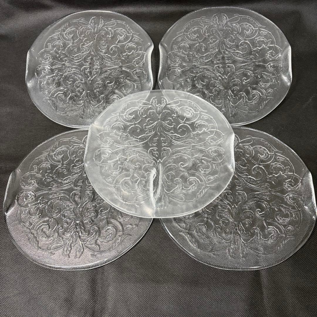 Kosta Boda（コスタボダ）の「UIla（ウラ）」 シリーズガラスプレート