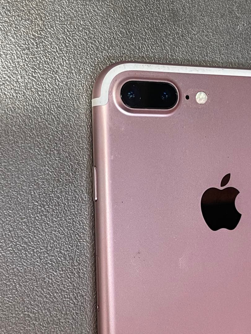 iPhone 7 Plus 匿名発送SIMフリー84%バッテリー最大容量