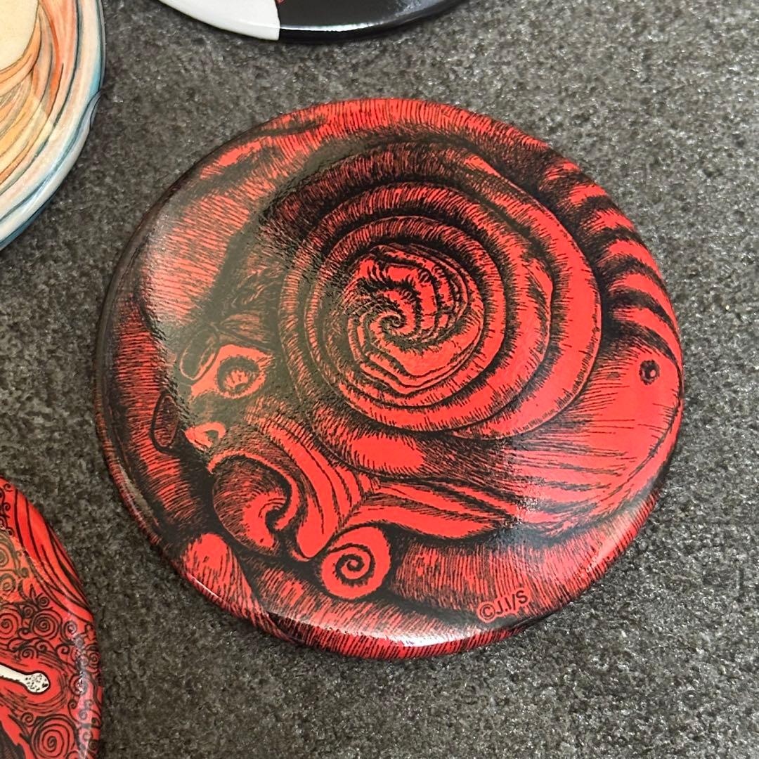 伊藤潤二「うずまき」缶バッジ×8