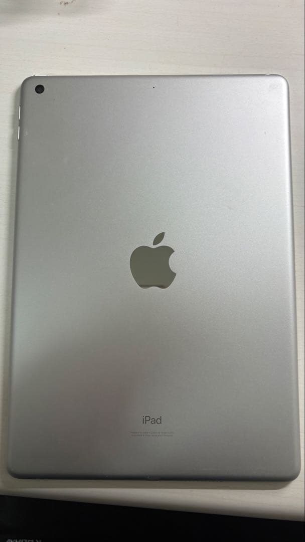 iPad第8世代 本体 シルバー WiFi 32GB 箱あり