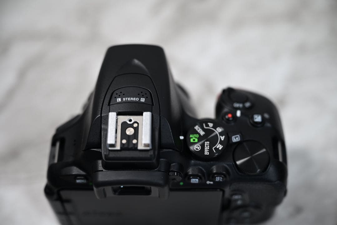 K*o様 Nikon D5600 VR ダブルズームキット (美品)