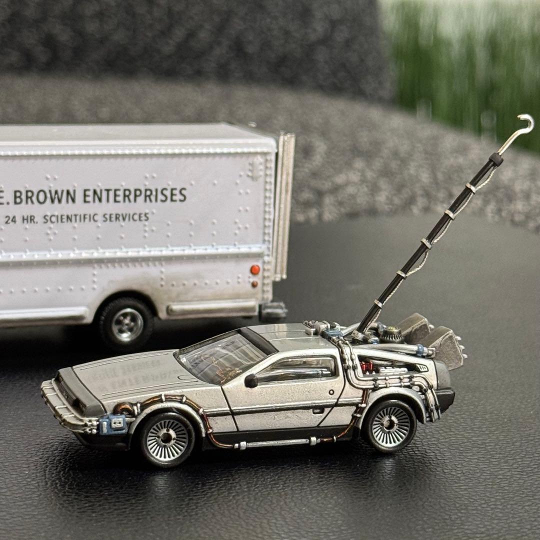 デロリアン & ドクのバン カスタム品 バックトゥザフューチャー 1/64