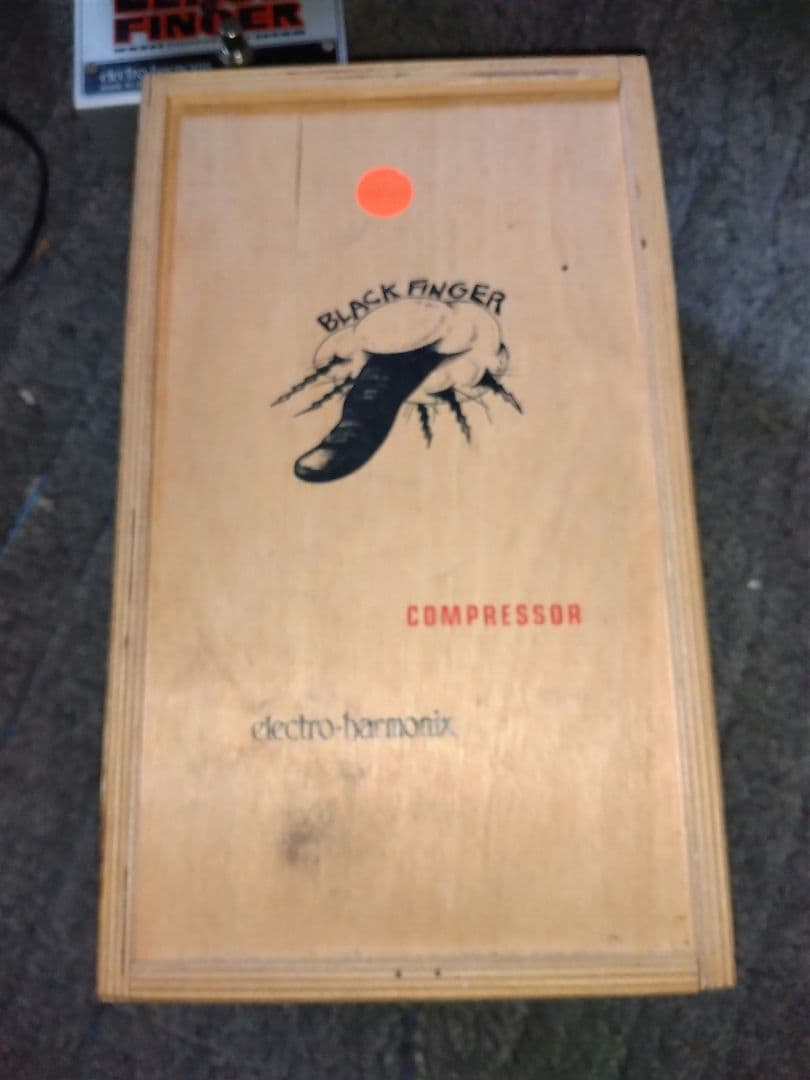 エレクトロハーモニクス BLACK FINGER コンプレッサー