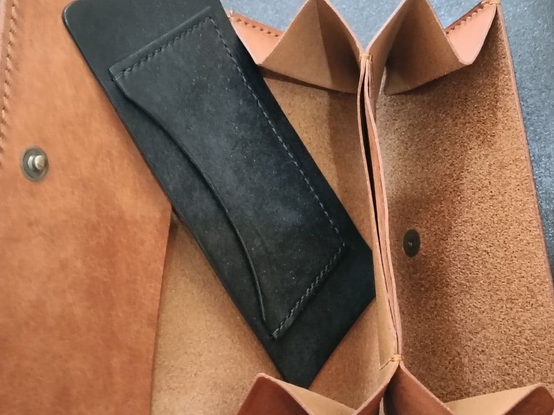 お買い得！アトリエラボ、ブラウンレザー長財布