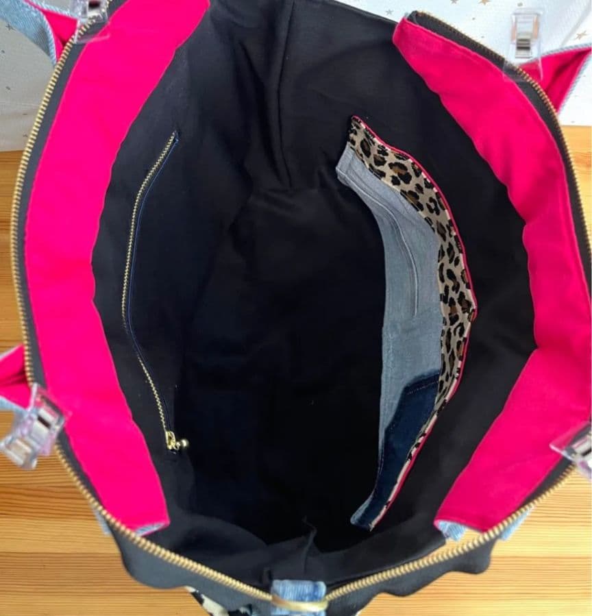 大きめデニムリメイクバッグ（LL）No.953☆トートバッグ　ミニミニポーチ