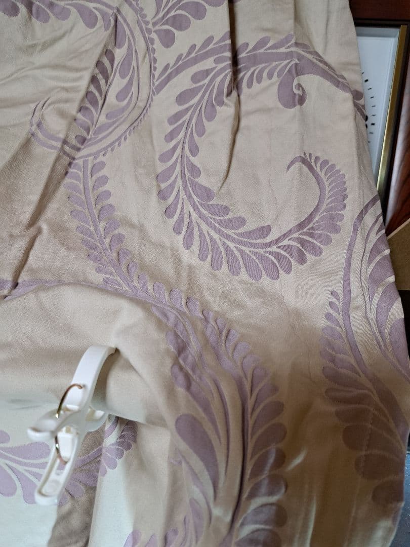 ローラアシュレイ カーテン (薄紫　幅約148cm、丈約240cm)