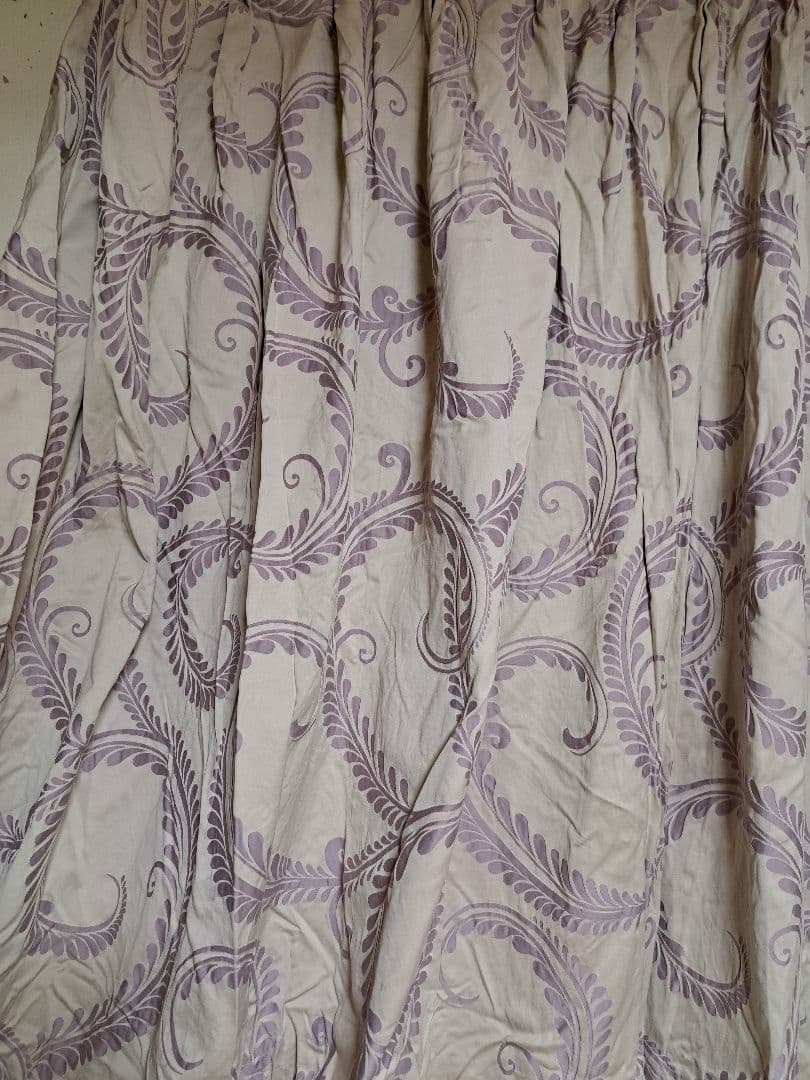 ローラアシュレイ カーテン (薄紫　幅約148cm、丈約240cm)