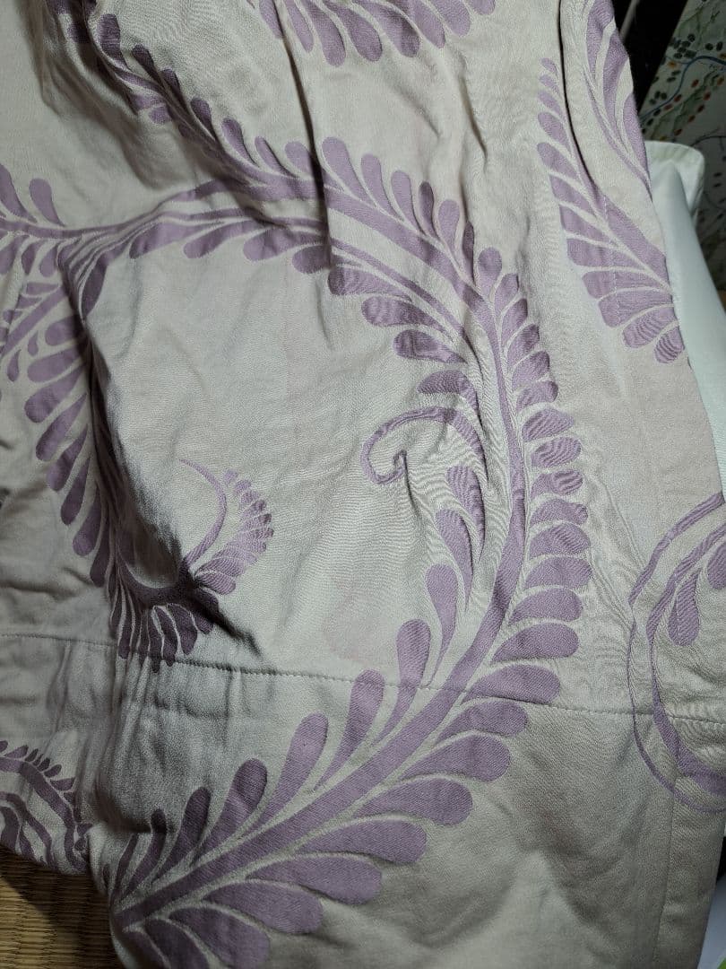 ローラアシュレイ カーテン (薄紫　幅約148cm、丈約240cm)