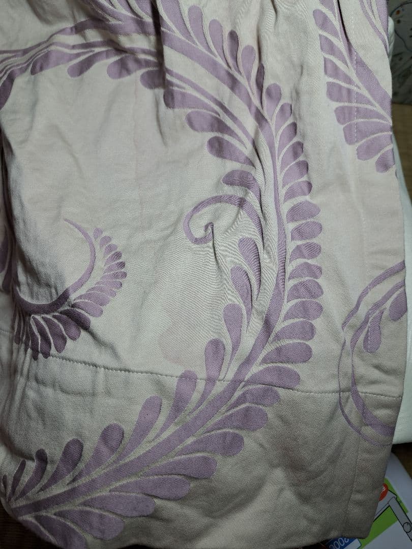 ローラアシュレイ カーテン (薄紫　幅約148cm、丈約240cm)