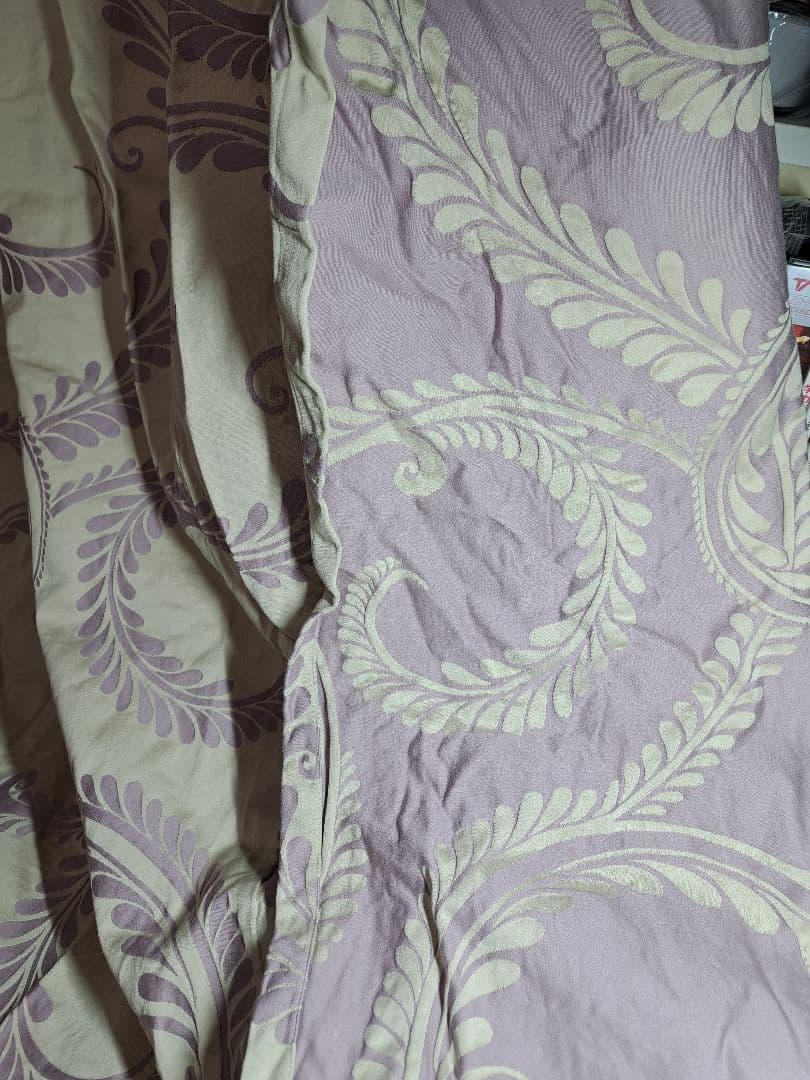 ローラアシュレイ カーテン (薄紫　幅約148cm、丈約240cm)