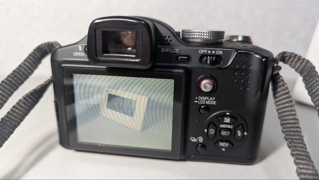 Panasonic LUMIX DMC-FZ8 デジタルカメラ