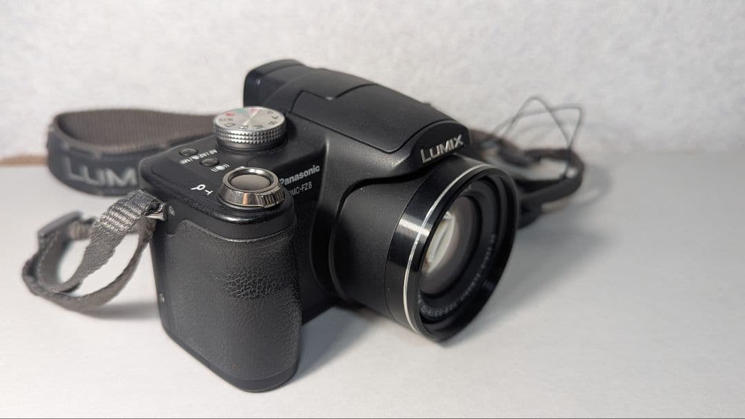 Panasonic LUMIX DMC-FZ8 デジタルカメラ