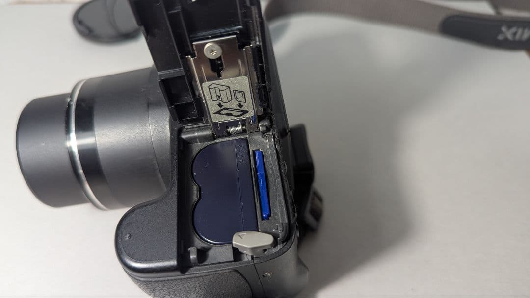 Panasonic LUMIX DMC-FZ8 デジタルカメラ