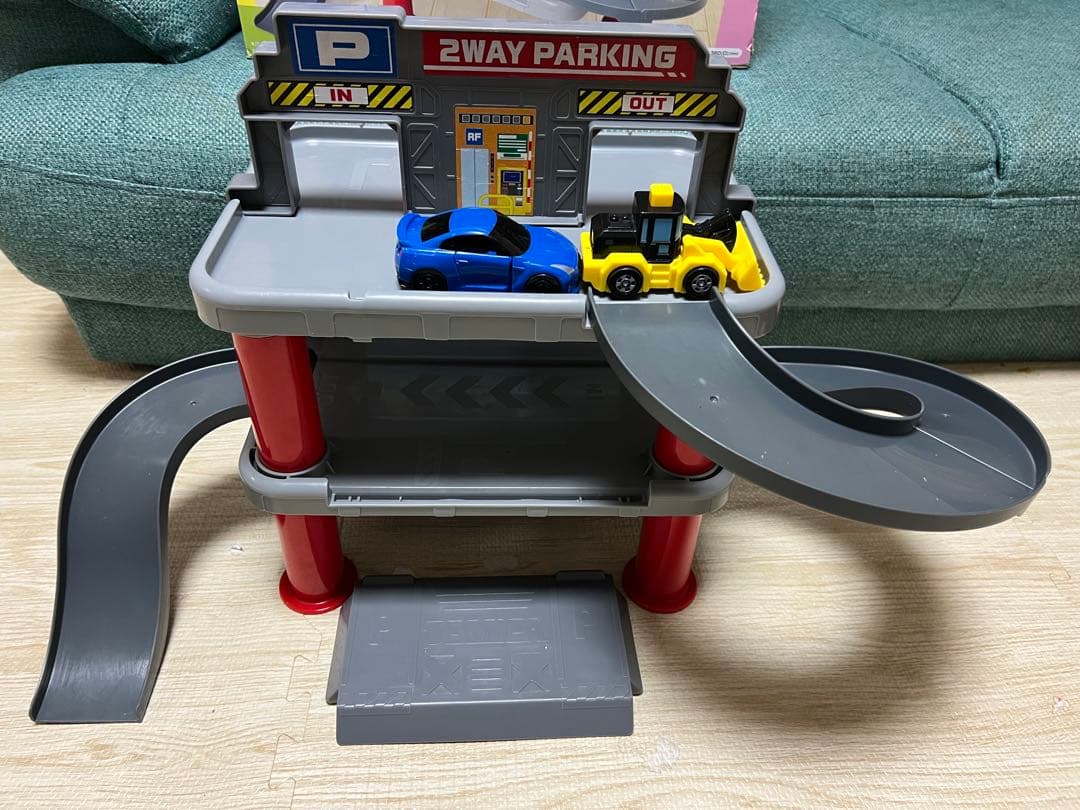 2WAYでなが～くあそべる はじめてトミカ ちゅうしゃじょうセット 廃盤品