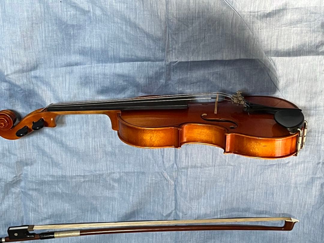 スズキバイオリン1/8本体とケース付　お子様に