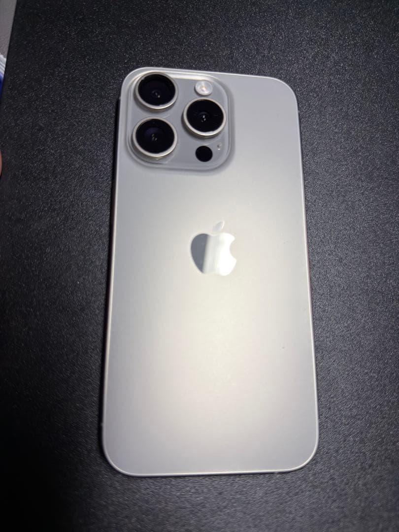 iPhone 15Pro ナチュラルチタニウム　256GB SIMフリー