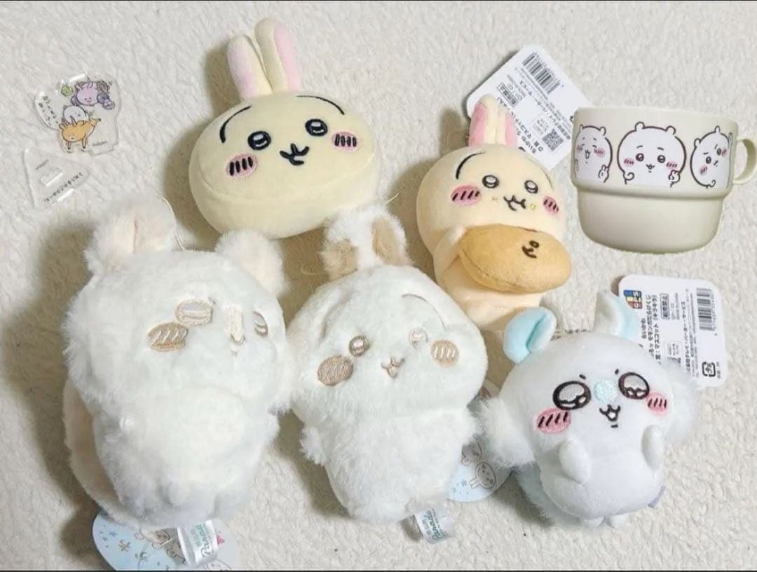 ちいかわまとめ売り。ぬいぐるみ、小物品、マスコットなど。