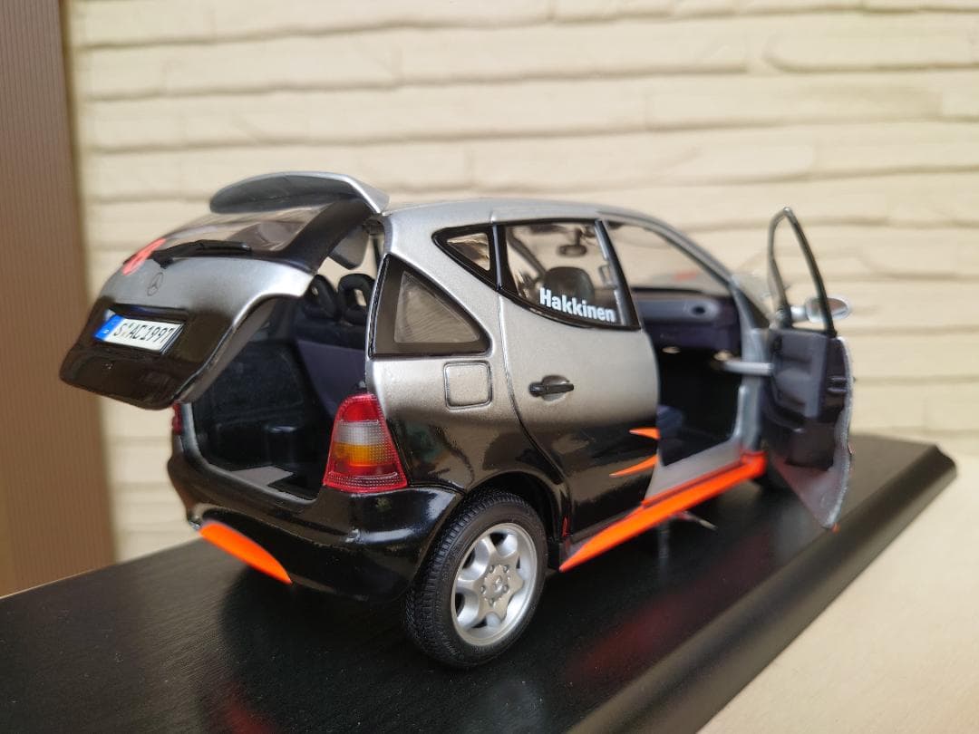 1/18 メルセデスベンツコレクション A クラス(フォーミュラ1デザイン)