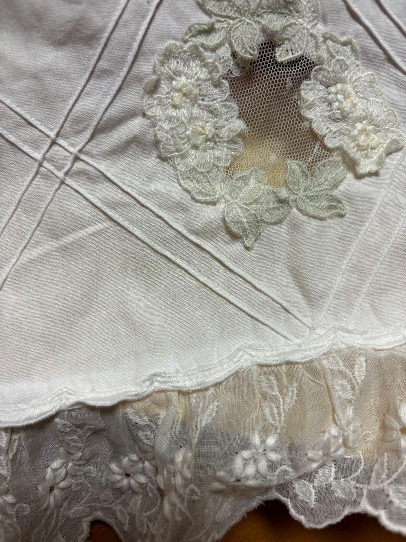 ヒスクーローネ　エプロン