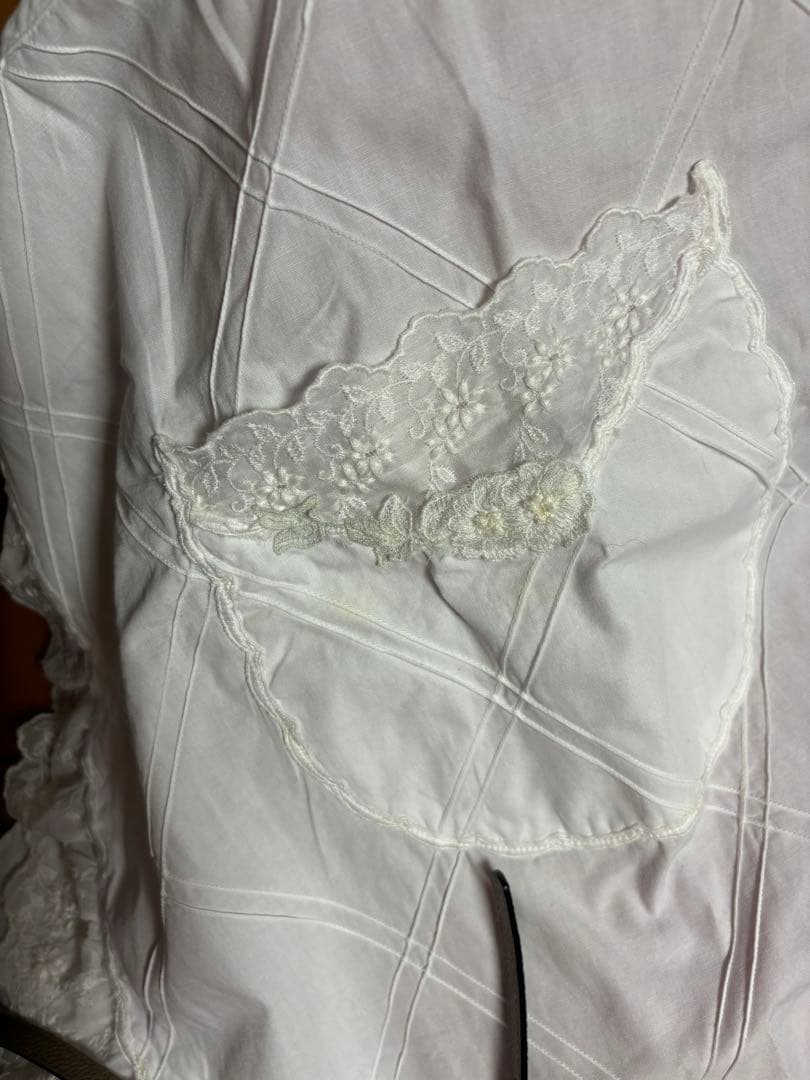 ヒスクーローネ　エプロン