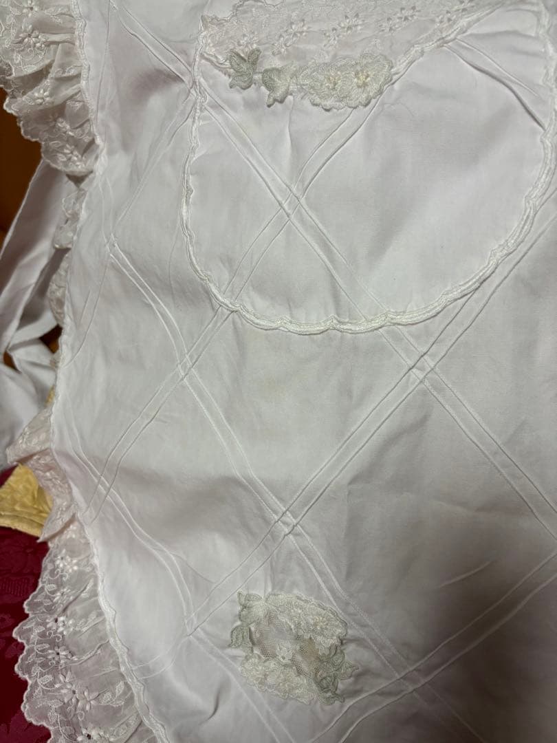 ヒスクーローネ　エプロン