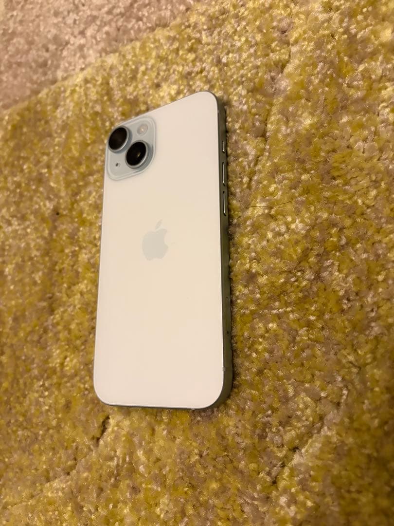 【美品】iPhone 15 256GB ブルー TORRASカバー同封